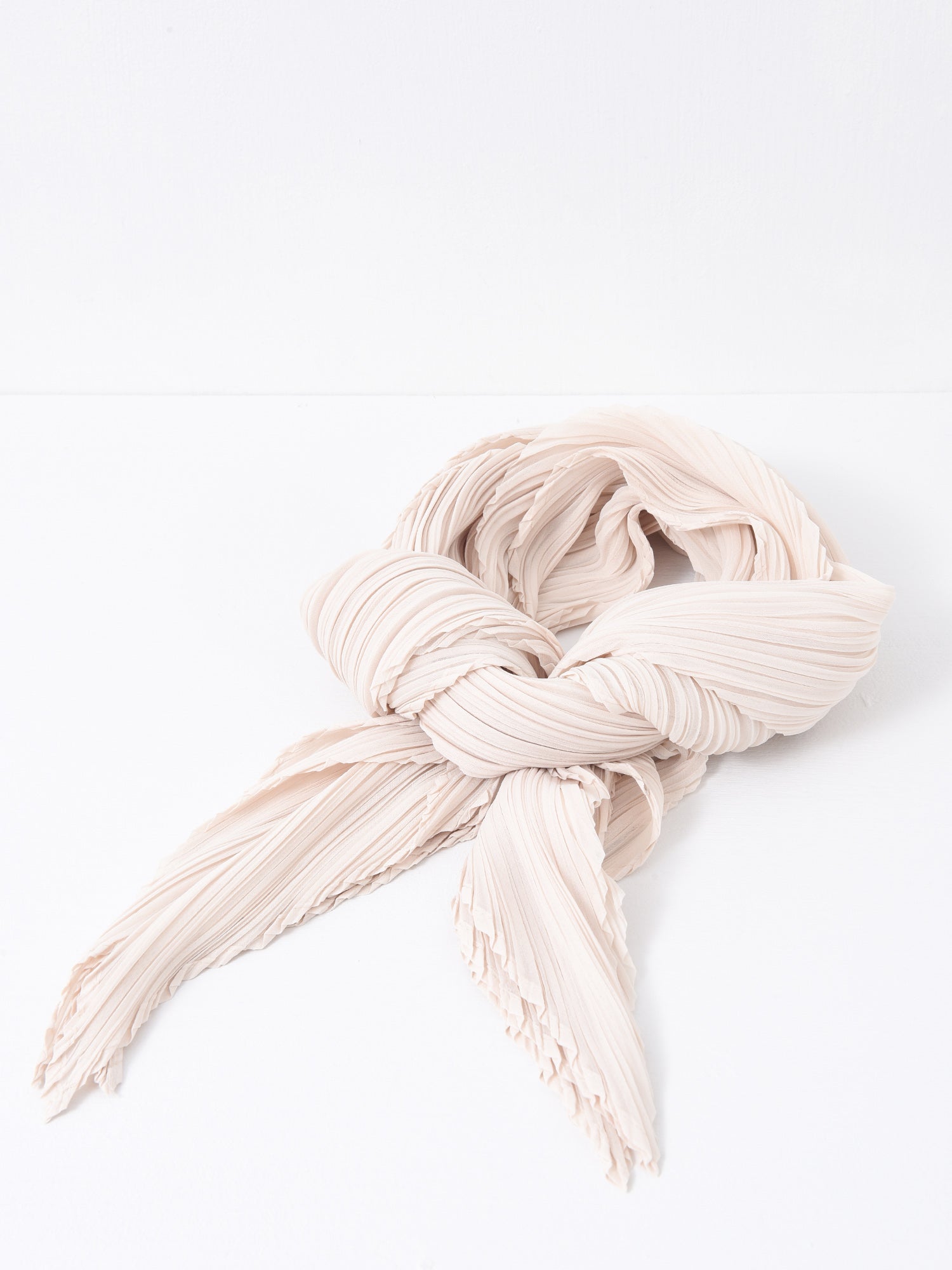 PLEATS PLEASE ブルゾン（その他） アイボリー 2203225E0047 PLEATS PLEASE ISSEY MIYAKE – isseymiyake.com